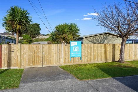 Photo of property in 108 Alexander Road, Raumati Beach, Paraparaumu, 5032