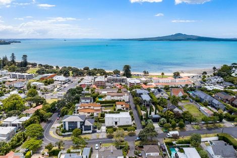Photo of property in 12 Ronaki Road, Mission Bay, Auckland, 1071