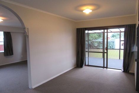 Photo of property in 11 Snell Grove, Clouston Park, Upper Hutt, 5018