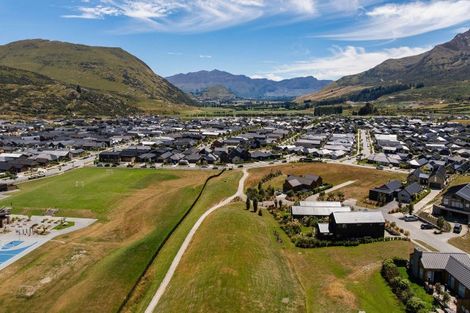 Photo of property in 33 Cunninghams Drive, Jacks Point, Queenstown, 9371