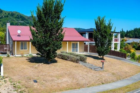 Photo of property in 4 Rohe Drive, Waikawa, Picton, 7220