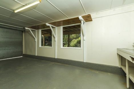 Photo of property in 8 Chrome Place, Henderson, Auckland, 0612