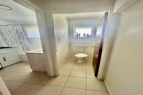 Photo of property in 8/318 Te Atatu Road, Te Atatu South, Auckland, 0610