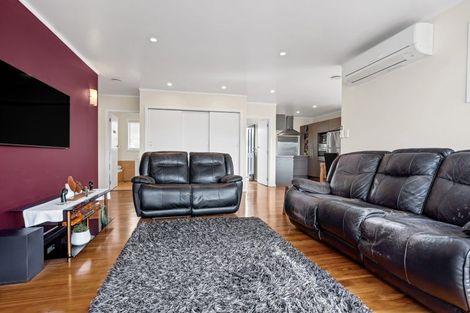 Photo of property in 12 Lane Road, Weymouth, Auckland, 2103