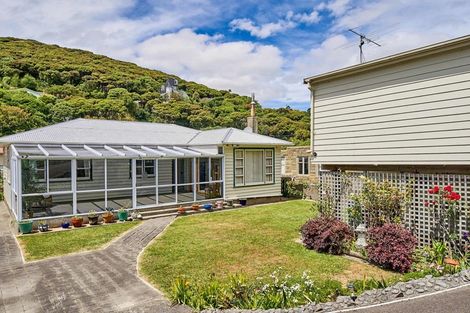 Photo of property in 58 Airlie Road, Plimmerton, Porirua, 5026