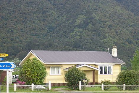Photo of property in 8 Stanley Avenue, Te Aroha, 3320