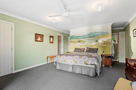 Photo of property in 24 Poplar Road, Stanmore Bay, Whangaparaoa, 0932