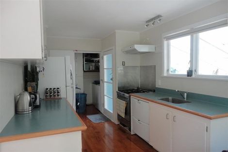 Photo of property in 5 Melba Street, Beach Haven, Auckland, 0626