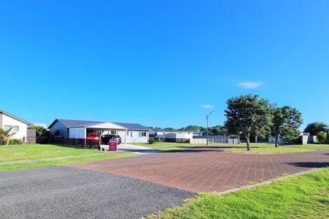 Photo of property in 105 Nikau Close, Matarangi, Whitianga, 3592