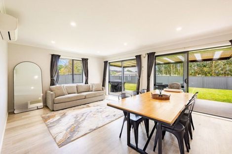 Photo of property in 2 Bibby Street, Waipawa, 4210