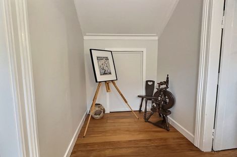 Photo of property in 37 Milton Road, Bluff Hill, Napier, 4110