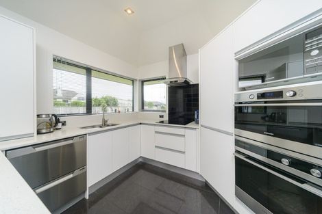 Photo of property in 14 Pegasus Place, Kelvin Grove, Palmerston North, 4414