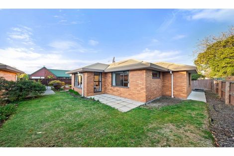 Photo of property in 5 Elsom Lane, Avonhead, Christchurch, 8042