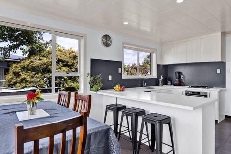 Photo of property in 18 Oberon Street, Stratford, 4332