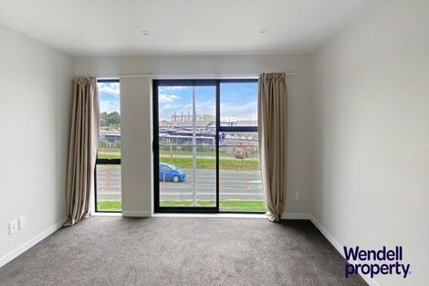 Photo of property in 3/86 Fred Taylor Drive, Westgate, Auckland, 0814