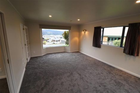 Photo of property in 34 Birkinshaw Grove, Riverstone Terraces, Upper Hutt, 5018