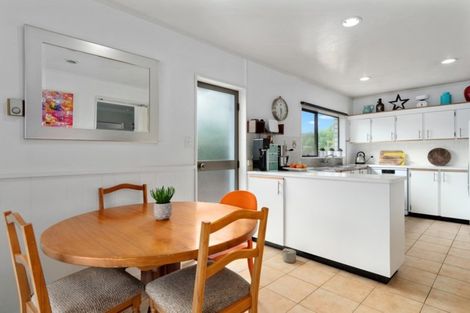 Photo of property in 15 Endeavour Avenue, Welcome Bay, Tauranga, 3112