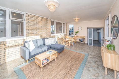 Photo of property in 17 Bristow Street, Saint Johns Hill, Whanganui, 4501
