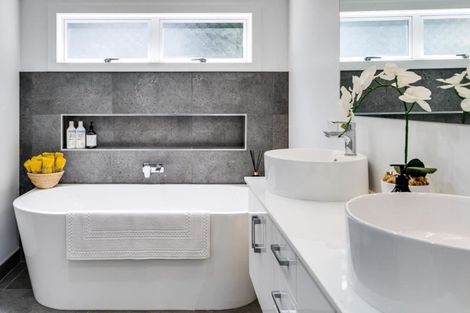 Photo of property in 107 Shakespeare Road, Bluff Hill, Napier, 4110