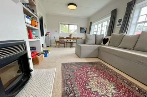 Photo of property in 10 Paisley Terrace, Karori, Wellington, 6012