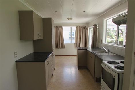 Photo of property in 4 Ballial Place, West Harbour, Auckland, 0618