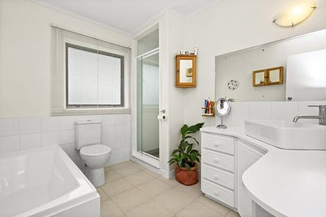 Photo of property in 108 Thornton Road, Cambridge, 3434