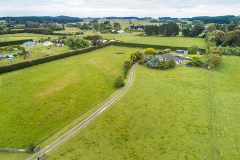 Photo of property in 130 Parewanui Road, Bulls, 4894