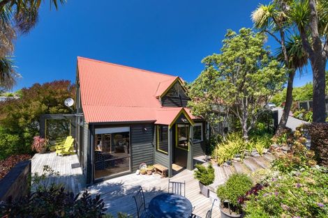 Photo of property in 5 Te Ara Crescent, Diamond Harbour, Lyttelton, 8971