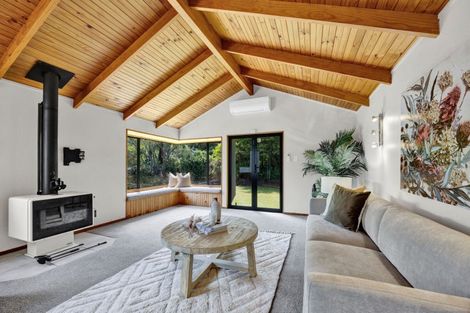 Photo of property in 6 Bushview Place, Upper Vogeltown, New Plymouth, 4310