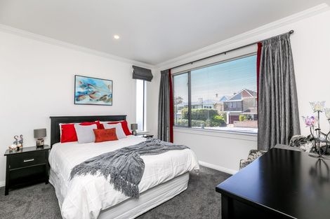 Photo of property in 401 Devon Street East, Strandon, New Plymouth, 4312