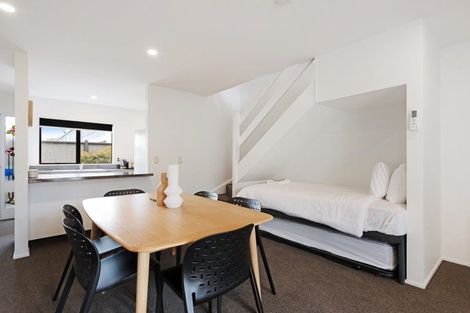 Photo of property in 10 George Street, Thorndon, Wellington, 6011