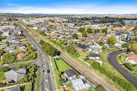 Photo of property in 2/78 Porchester Road, Papakura, 2110