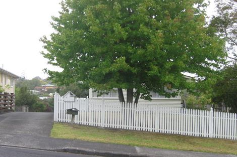 Photo of property in 1/5 Chequers Avenue, Glenfield, Auckland, 0629