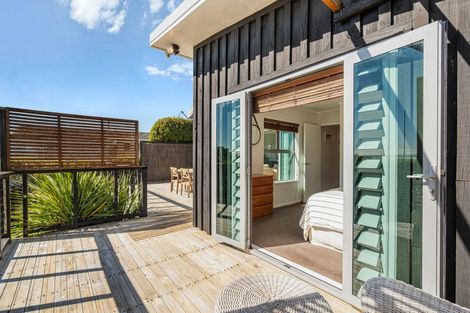 Photo of property in 93 Wade River Road, Stanmore Bay, Whangaparaoa, 0932