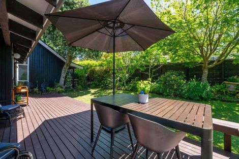 Photo of property in 1/41 Ravenwood Drive, Forrest Hill, Auckland, 0620