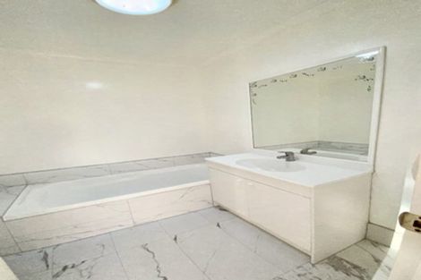 Photo of property in 11 Newbegin Place, Weymouth, Auckland, 2103