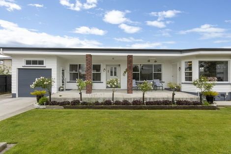 Photo of property in 60 Cutfield Street, Inglewood, 4330