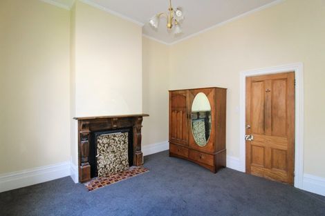 Photo of property in 14a Kelburn Parade, Kelburn, Wellington, 6012