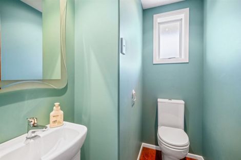 Photo of property in 138 Opawa Road, Opawa, Christchurch, 8023