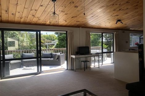 Photo of property in 16 Emlyn Place, Torbay, Auckland, 0630