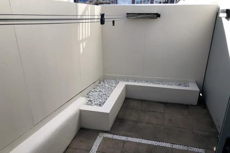 Photo of property in 3/28 Majoribanks Street, Mount Victoria, Wellington, 6011