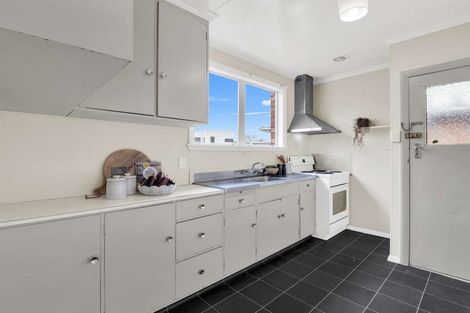 Photo of property in 2/84 Linton Street, West End, Palmerston North, 4410
