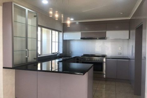 Photo of property in 14 Tolben Place, Golflands, Auckland, 2013