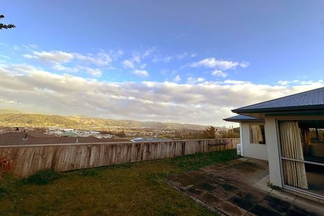 Photo of property in 5 Swain Grove, Riverstone Terraces, Upper Hutt, 5018