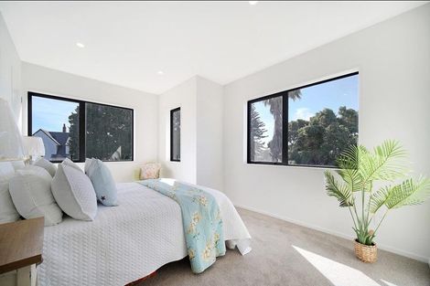 Photo of property in 3/32 Sunlands Drive, Manurewa, Auckland, 2102