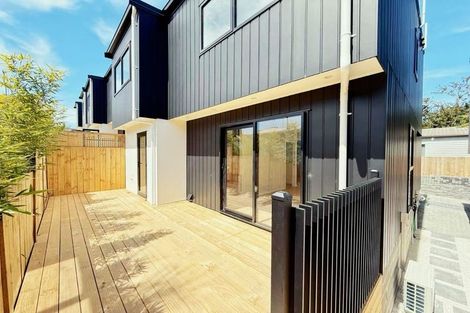 Photo of property in 7a Springside Place, New Lynn, Auckland, 0600