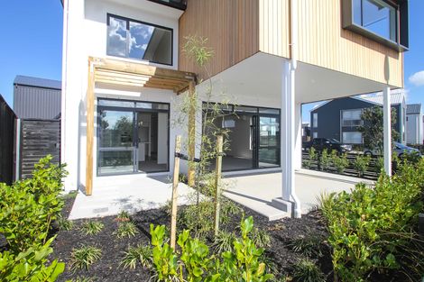 Photo of property in 37 Wallace Road, Hobsonville, Auckland, 0616