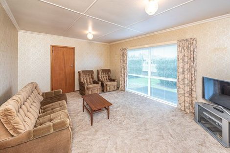 Photo of property in 16 Laird Street, Castlecliff, Whanganui, 4501