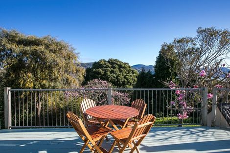 Photo of property in 18 Howard Street, Macandrew Bay, Dunedin, 9014