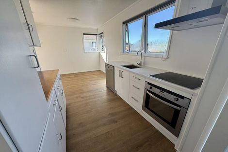 Photo of property in 80 Riverpark Crescent, Henderson, Auckland, 0610